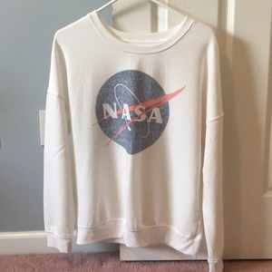 White NASA sweatshirt